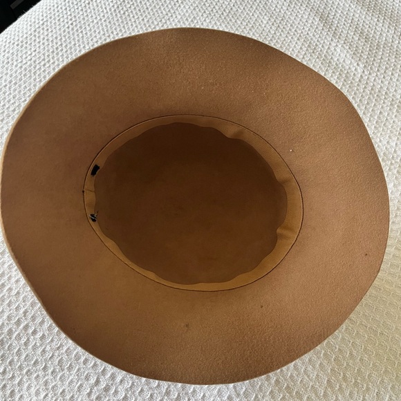 Beige Hat with Bow - Picture 3 of 3